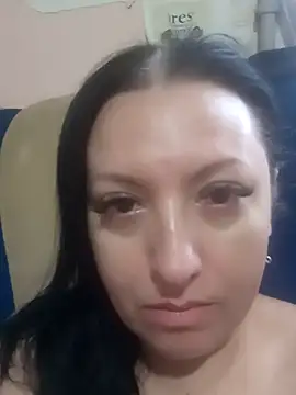 Snapshot of Veronica-Celie chatting on November 30, 2025, 12:06 pm Veronica-Celie online show from November 30, 2025, 12:06 pm