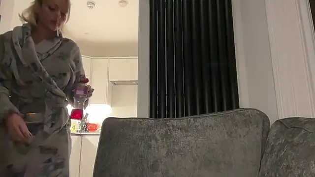 Snapshot of Leylah_Linda chatting on February 27, 2026, 9:14 pm Leylah Linda online show from February 27, 2026, 9:14 pm