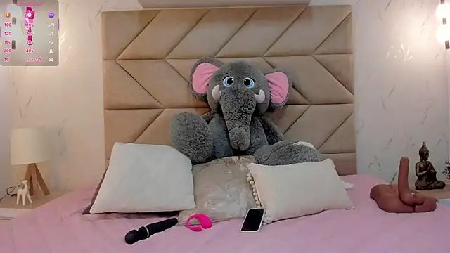 Mollymoon1 online show from November 21, 2025, 8:30 pm