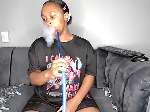 Pearl 00 online show from November 14, 2025, 8:34 pm