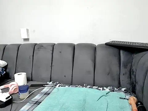 Pearl 00 online show from January 11, 2026, 9:27 am