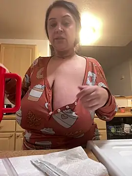 AlyssiaAmoreXO online show from December 21, 2025, 4:08 pm