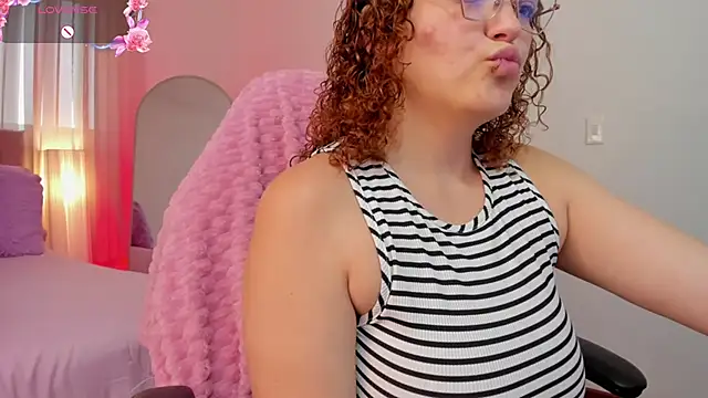 Missbrave1 online show from October 22, 2025, 9:03 pm