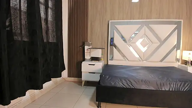 ValentinaThomas online show from October 16, 2025, 6:27 pm