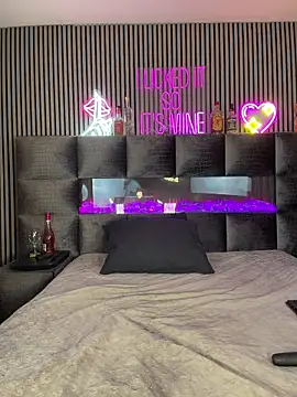 MilaMaaay online show from February 25, 2026, 9:25 pm