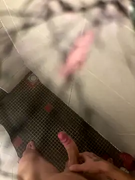 lescro95  online show from November 1, 2025, 12:10 pm