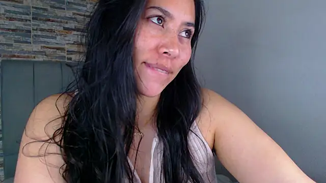 Snapshot of _joy_yva chatting on September 30, 2025, 4:24 pm  joy yva online show from September 30, 2025, 4:24 pm