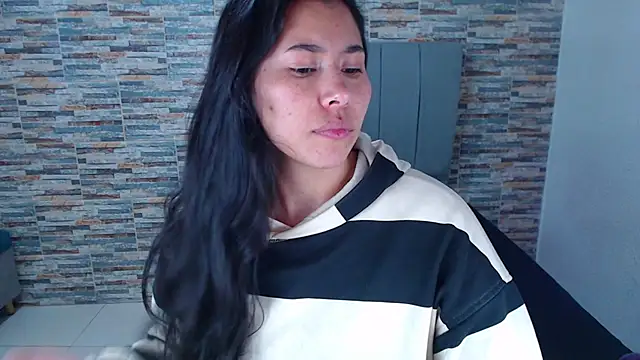 Snapshot of _joy_yva chatting on October 8, 2025, 12:01 am  joy yva online show from October 8, 2025, 12:01 am