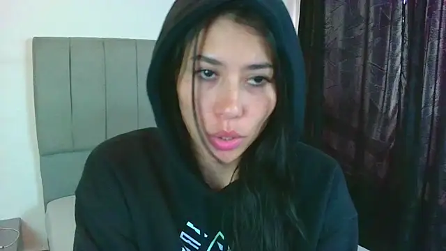 Snapshot of _joy_yva chatting on December 1, 2024, 7:41 pm  joy yva online show from December 1, 2024, 7:41 pm
