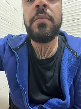 Snapshot of Dikkiduohottt chatting on February 14, 2026, 8:42 pm Dikkiduohottt online show from February 14, 2026, 8:42 pm