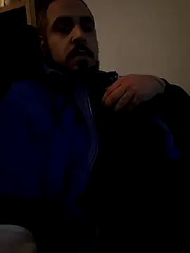 Snapshot of Dikkiduohottt chatting on December 3, 2025, 7:13 pm Dikkiduohottt online show from December 3, 2025, 7:13 pm