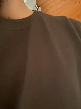 Snapshot of Dikkiduohottt chatting on February 18, 2026, 3:52 pm Dikkiduohottt online show from February 18, 2026, 3:52 pm