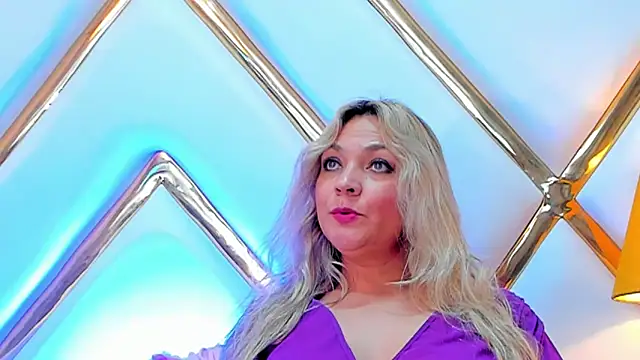 Snapshot of MalorySweet chatting on February 22, 2025, 3:03 pm MalorySweet online show from February 22, 2025, 3:03 pm