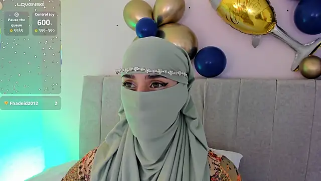 Snapshot of rawiya chatting on October 4, 2025, 12:28 pm rawiya online show from October 4, 2025, 12:28 pm