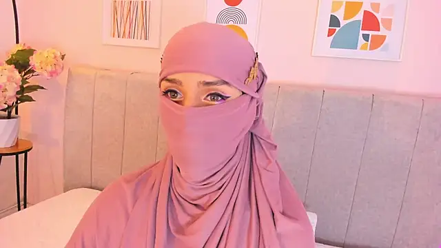 Snapshot of rawiya chatting on December 16, 2025, 12:31 pm rawiya online show from December 16, 2025, 12:31 pm