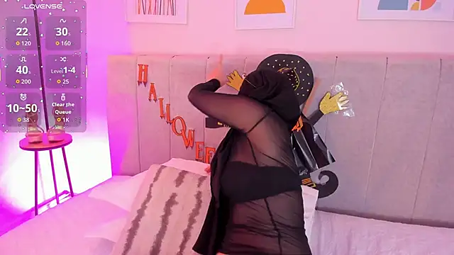 Snapshot of rawiya chatting on October 30, 2025, 12:25 pm rawiya online show from October 30, 2025, 12:25 pm