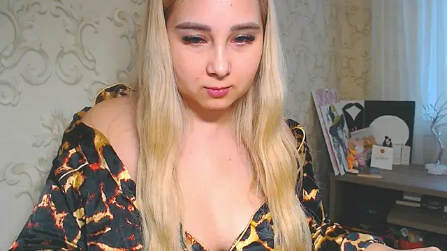 DolphinDreams online show from April 7, 2026, 12:07 pm