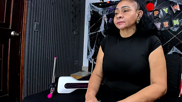 Snapshot of cloee-rabbyt chatting on November 4, 2025, 11:25 am cloee-rabbyt online show from November 4, 2025, 11:25 am