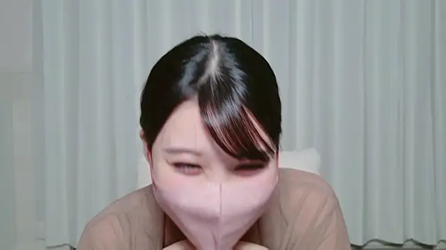 yuki room online show from March 5, 2025, 6:54 am