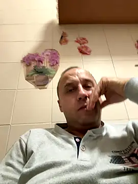 Lecatore80 online show from November 15, 2025, 8:46 pm