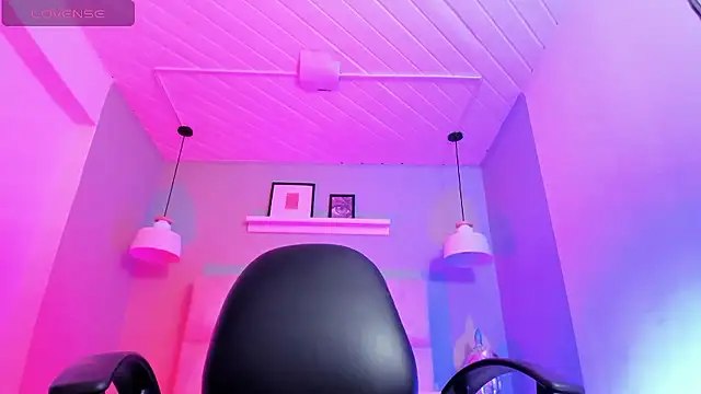 Snapshot of Lucy_Williiams chatting on January 14, 2026, 7:28 pm Lucy Williiams online show from January 14, 2026, 7:28 pm