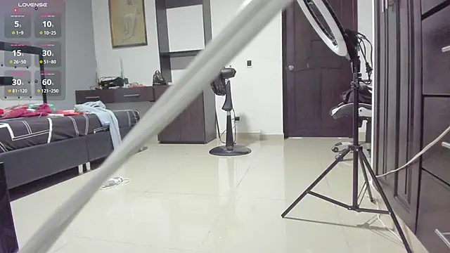 Snapshot of valeria_hurtado chatting on February 13, 2025, 2:01 am valeria hurtado online show from February 13, 2025, 2:01 am