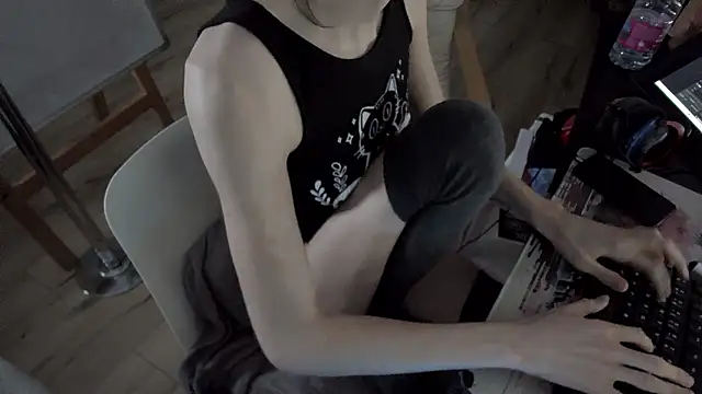 CeriseLapine online show from January 9, 2026, 7:43 pm