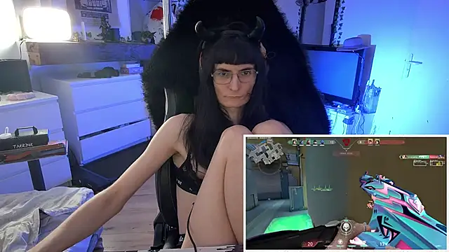 Snapshot of CeriseLapine chatting on October 20, 2025, 10:54 pm CeriseLapine online show from October 20, 2025, 10:54 pm