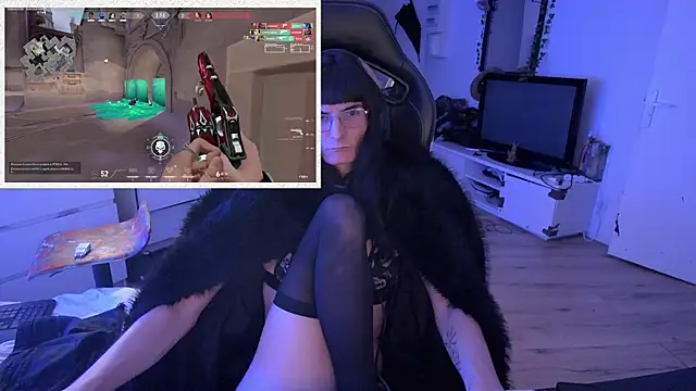 Snapshot of CeriseLapine chatting on October 28, 2025, 11:36 pm CeriseLapine online show from October 28, 2025, 11:36 pm