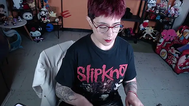 Snapshot of MissMiia2 chatting on May 25, 2026, 2:16 pm MissMiia2 online show from May 25, 2026, 2:16 pm