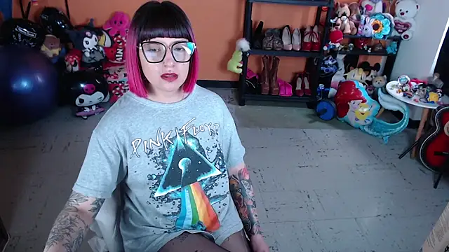 MissMiia2 online show from October 24, 2025, 2:49 pm