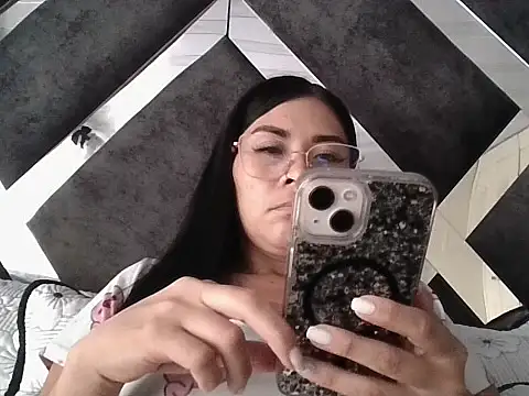 Snapshot of PERLA_LOVE_SEXY chatting on November 4, 2025, 9:18 pm PERLA LOVE SEXY online show from November 4, 2025, 9:18 pm