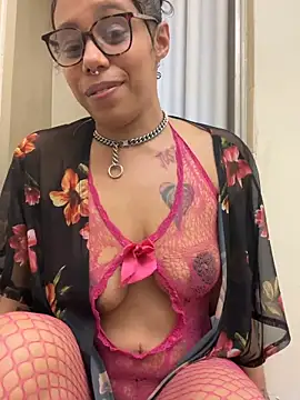 Princess Desirae online show from April 15, 2026, 3:23 am