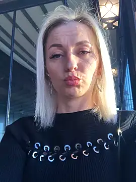 Snapshot of Diamond_Bunny_ chatting on February 8, 2025, 2:38 pm Diamond Bunny online show from February 8, 2025, 2:38 pm