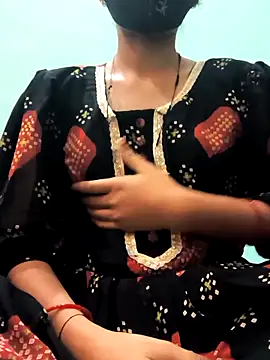 cute simmy0 online show from March 21, 2026, 11:36 am