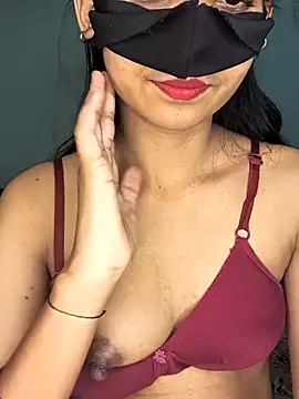 cute simmy0 online show from April 2, 2026, 5:25 am