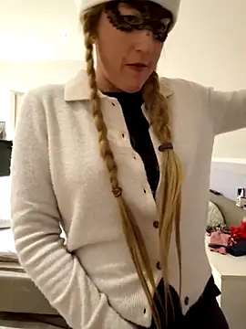 Hexe12346 online show from December 22, 2025, 5:57 pm