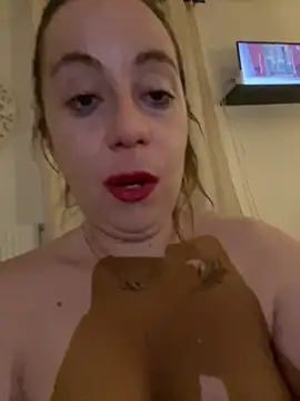 Lyannabuena69 online show from March 5, 2026, 5:04 am