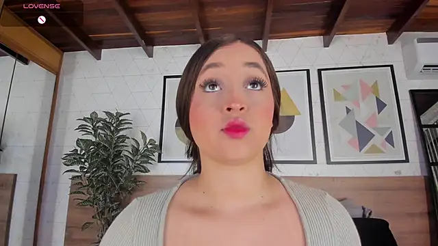 Snapshot of MiaKay1 chatting on November 9, 2025, 3:32 am MiaKay1 online show from November 9, 2025, 3:32 am