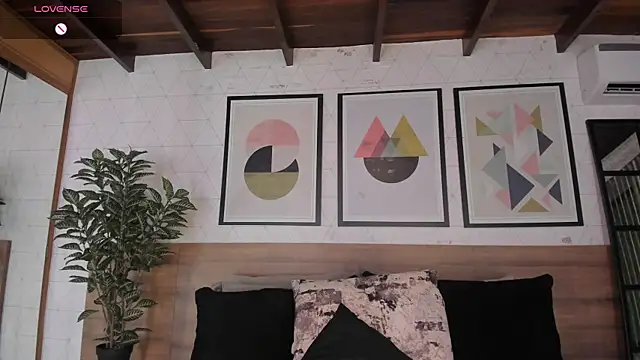 Snapshot of MiaKay1 chatting on October 26, 2025, 3:40 am MiaKay1 online show from October 26, 2025, 3:40 am