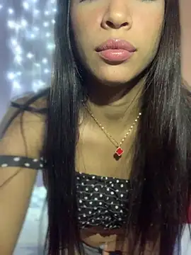 Snapshot of Nicole_cute1 chatting on February 18, 2025, 5:20 am Nicole cute1 online show from February 18, 2025, 5:20 am