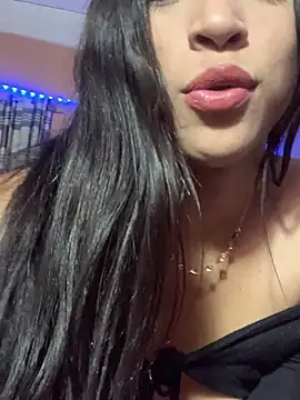 Snapshot of Nicole_cute1 chatting on December 10, 2024, 6:11 am Nicole cute1 online show from December 10, 2024, 6:11 am