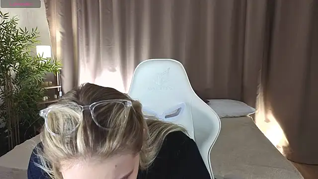 Colleen Blake online show from April 6, 2026, 4:52 pm