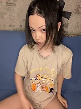 Snapshot of lalallalalaa- chatting on September 25, 2025, 2:12 pm lalallalalaa- online show from September 25, 2025, 2:12 pm