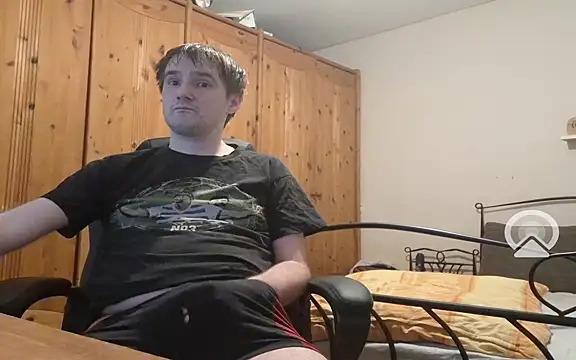 Loveme1902 online show from March 14, 2025, 10:39 am