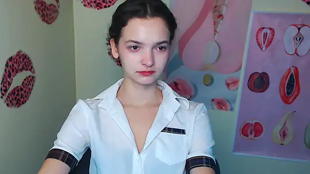  SusieSu  online show from December 2, 2025, 1:35 pm