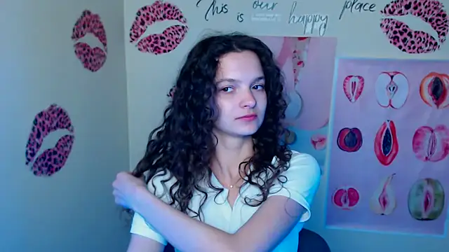  SusieSu  online show from March 16, 2026, 6:43 pm