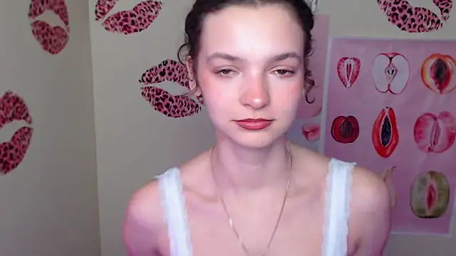  SusieSu  online show from December 16, 2025, 1:26 pm