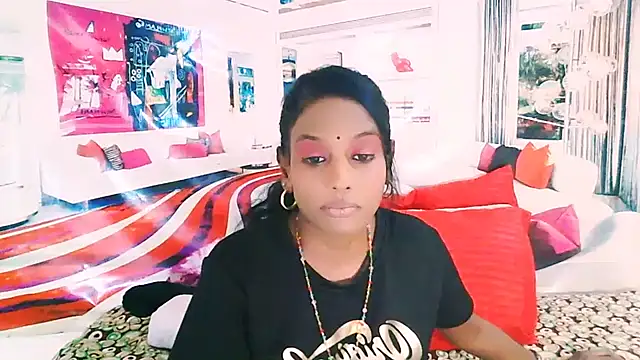 Snapshot of IndianLoveBug chatting on September 15, 2025, 5:24 pm IndianLoveBug online show from September 15, 2025, 5:24 pm