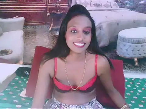 Snapshot of IndianLoveBug chatting on December 29, 2024, 8:58 pm IndianLoveBug online show from December 29, 2024, 8:58 pm
